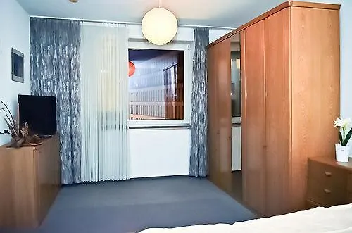 Room Agency Mittelfeld